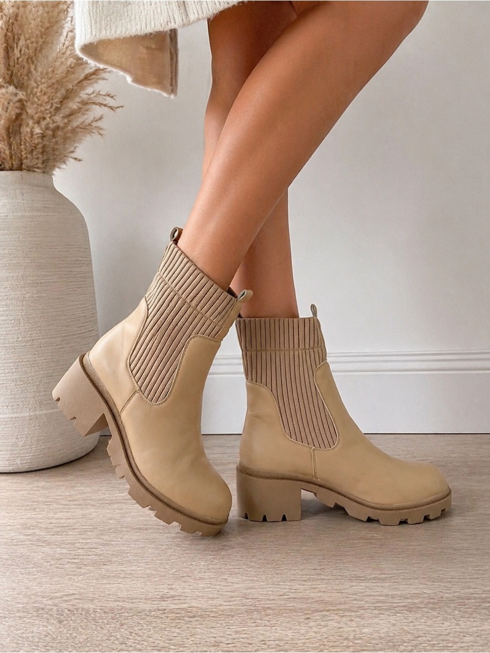 Beige Chunky Chelsea Boots Women Size 10 Platform Lug Sole Trendy